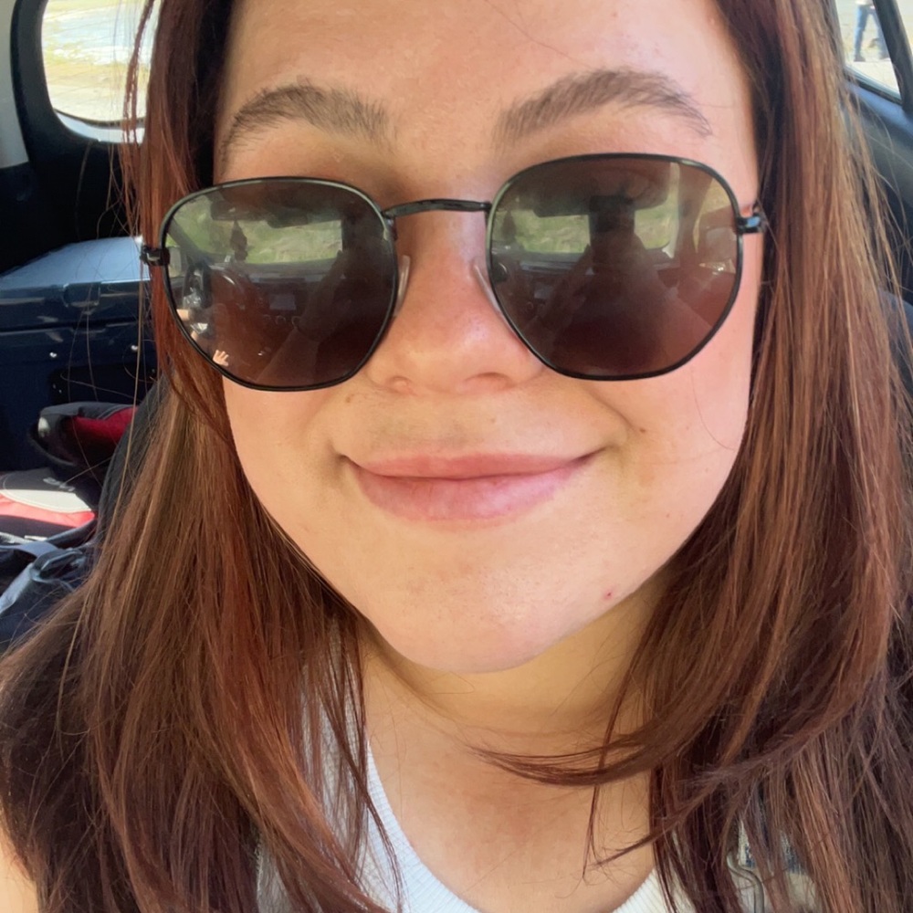 Meet your Posher, Ciara